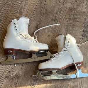 Riedell Figure Skates size 1